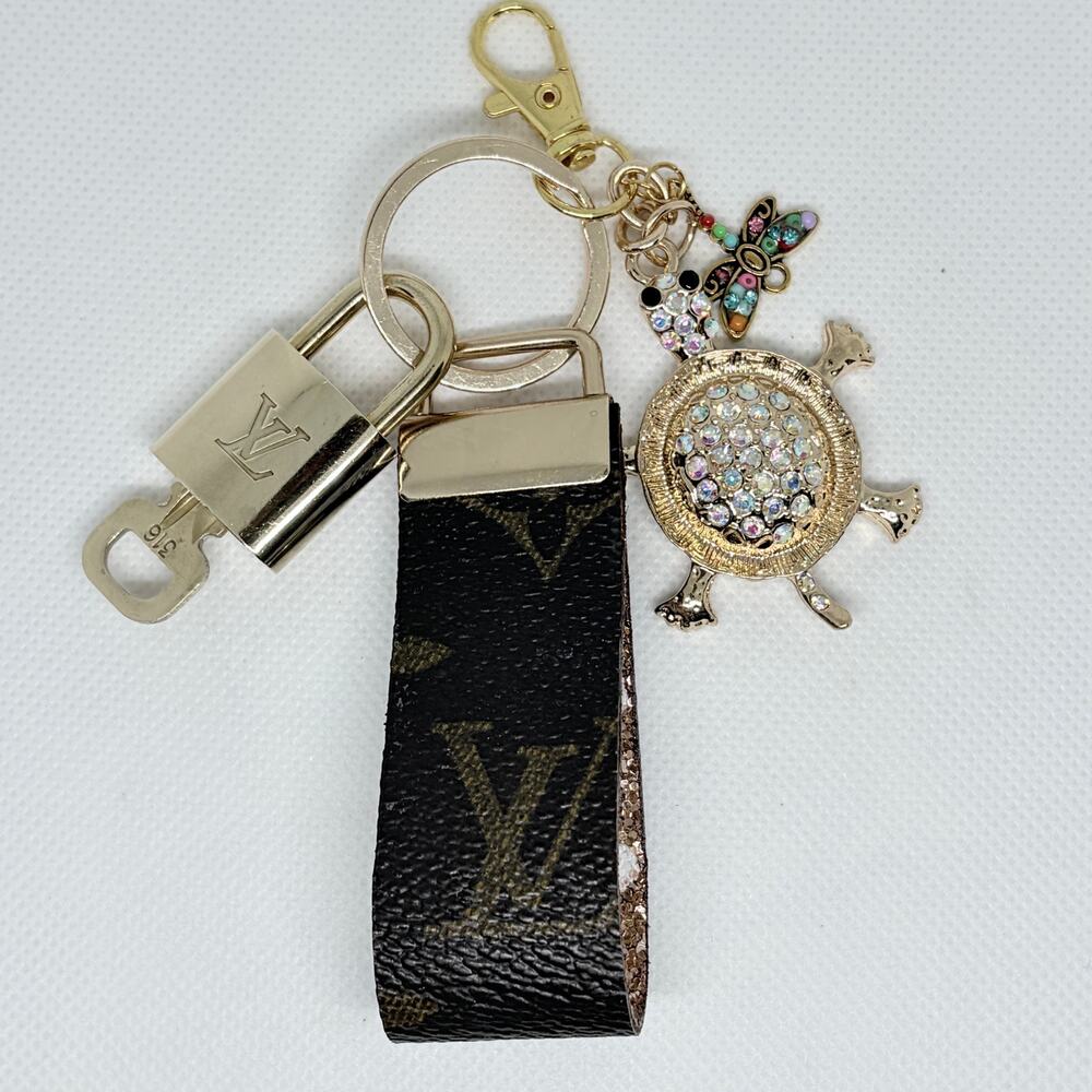 Louis Vuitton Lock & Key #316 w/ a Canvas Loop and Turtle Charm Keychain